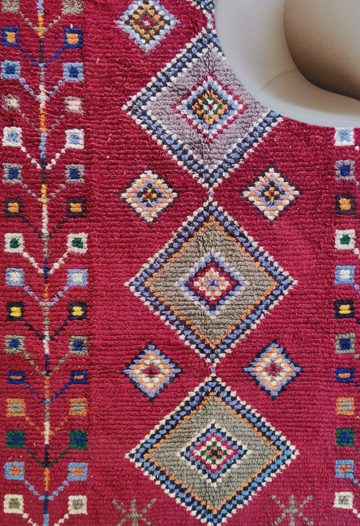 Moroccan Berber Style Wool Rug – Geometric Diamond Medallion Design, Handwoven Moroccan Wool Area Rug